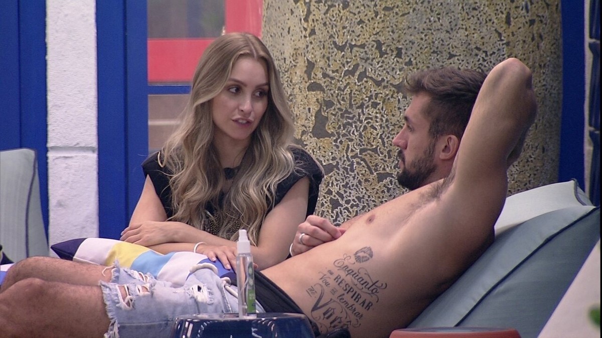 Carla Diaz Elogia Comportamento De Arthur A Partir Do Que Viu No Quarto