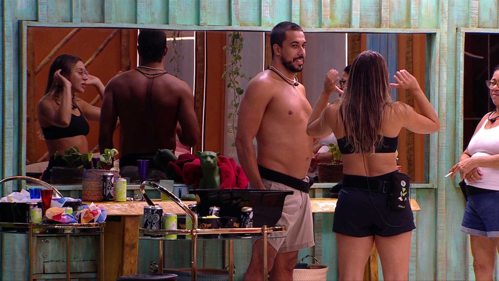No BBB 25, Maike diz que Renata est&aacute; 'duvidando' dele &mdash; Foto: Globo