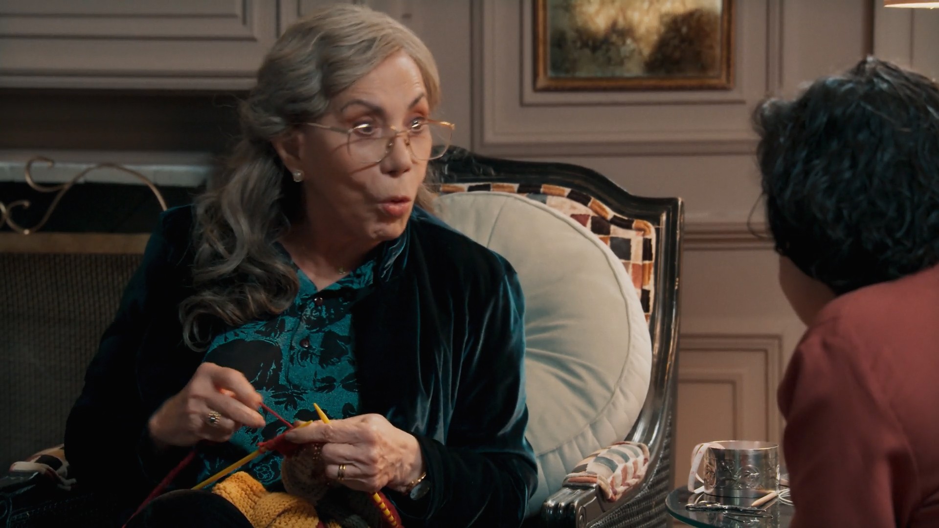 Três Graças: Josefa revela há quanto tempo Arminda e Ferette são amantes