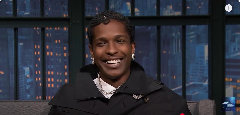 Após anúncio de terceira gravidez de Rihanna, A$AP Rocky dá spoiler de nome para bebê; diz portal — Foto: Reprodução/Late Night with Seth Meyers