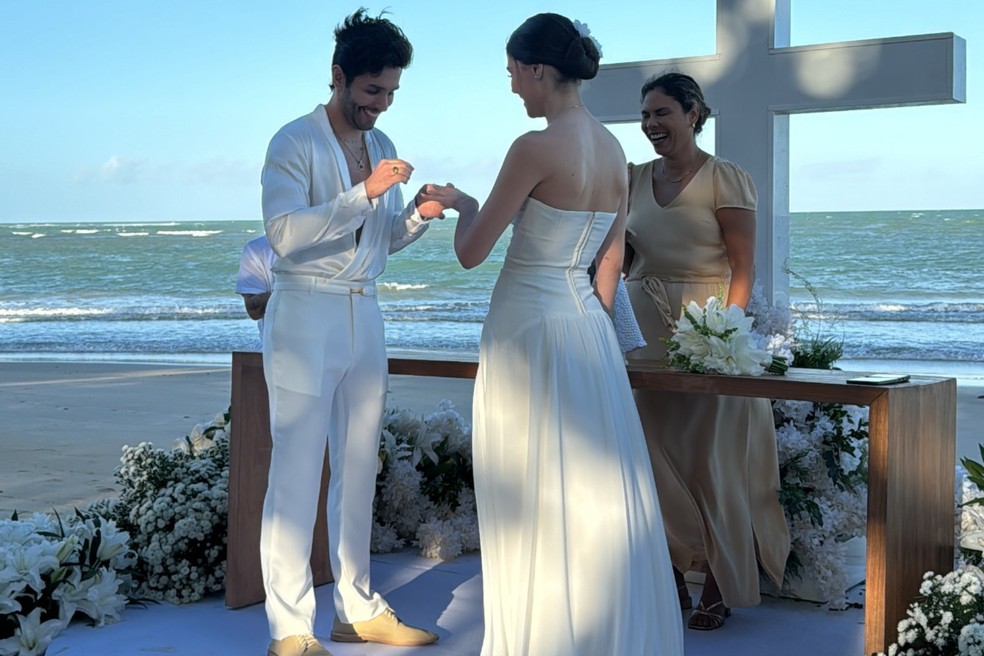 Guilherme, que faz dupla com Hugo, se casa com psicóloga Marcela Fortunato, na Bahia — Foto: Instagram