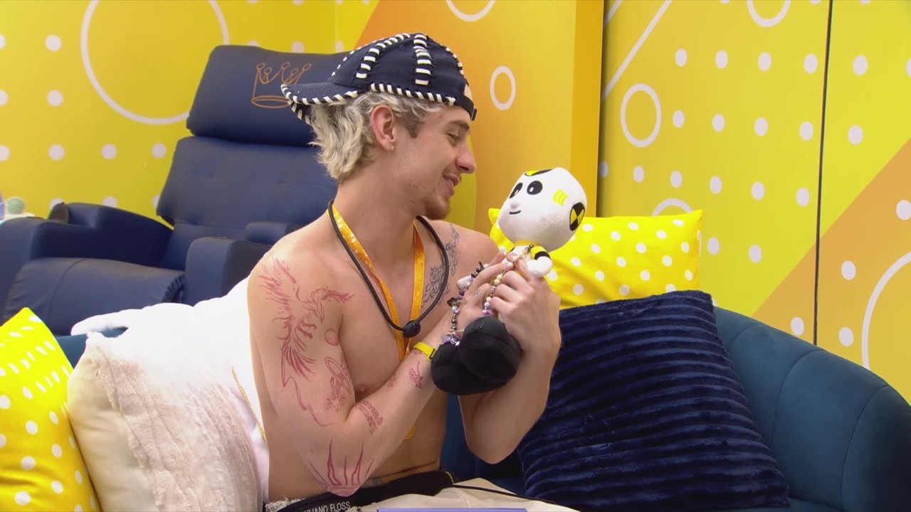 Juliano Floss aciona Toque de Despertar no BBB 26