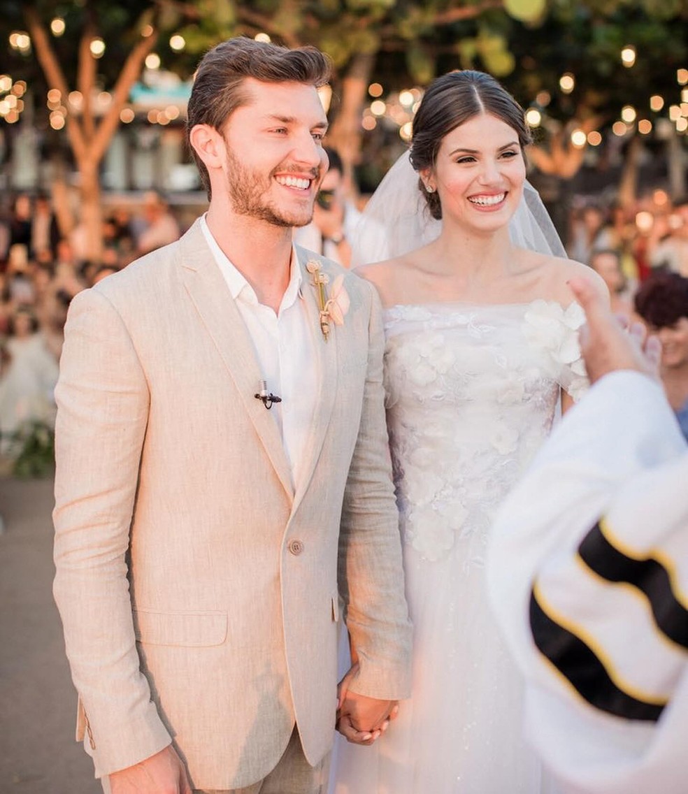 Camila Queiroz e Klebber Toledo se conheceram fazendo novela juntos — Foto: Reprodução/Instagram