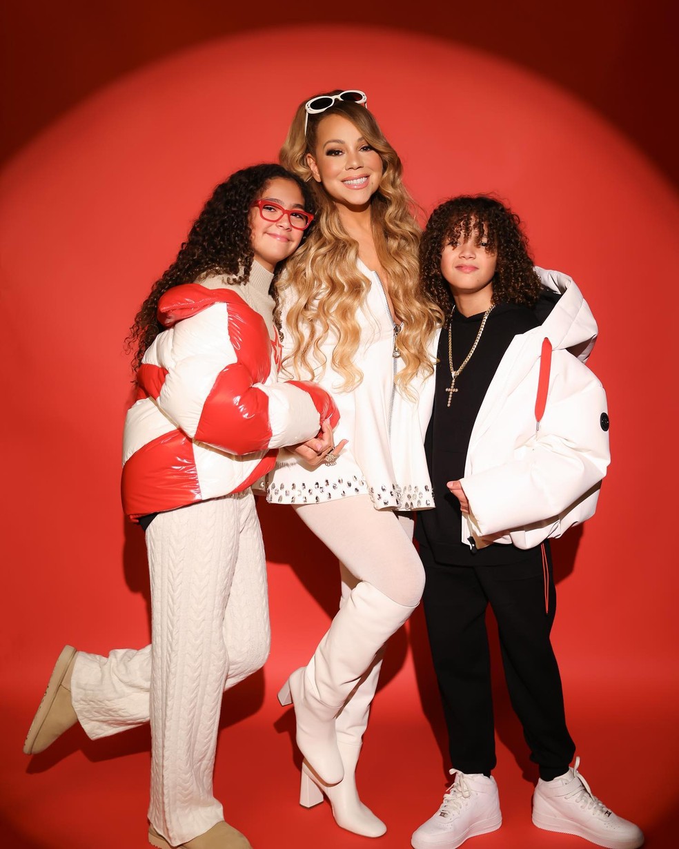 Mariah Carey com os filhos Monroe e Moroccan, de 12 anos — Foto: Reprodução/Instagram