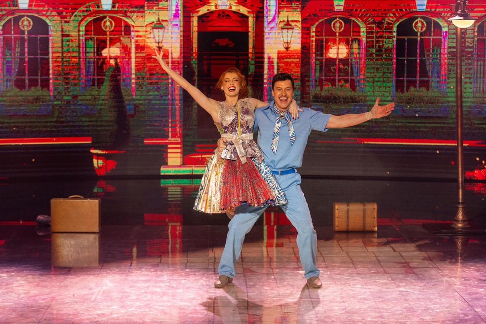 Rodrigo Faro e Larissa Parison na Dança dos Famosos — Foto: Beatriz Damy/Globo