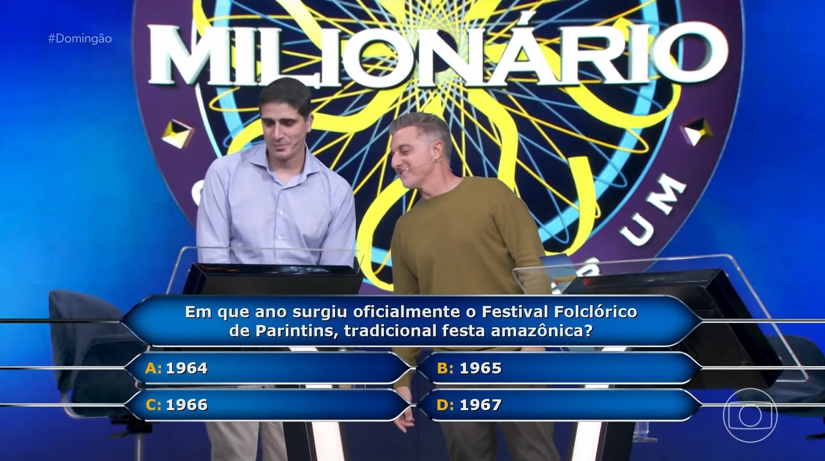 Participante desiste na pergunta de meio milhão e descobre que chutaria resposta certa no Domingão