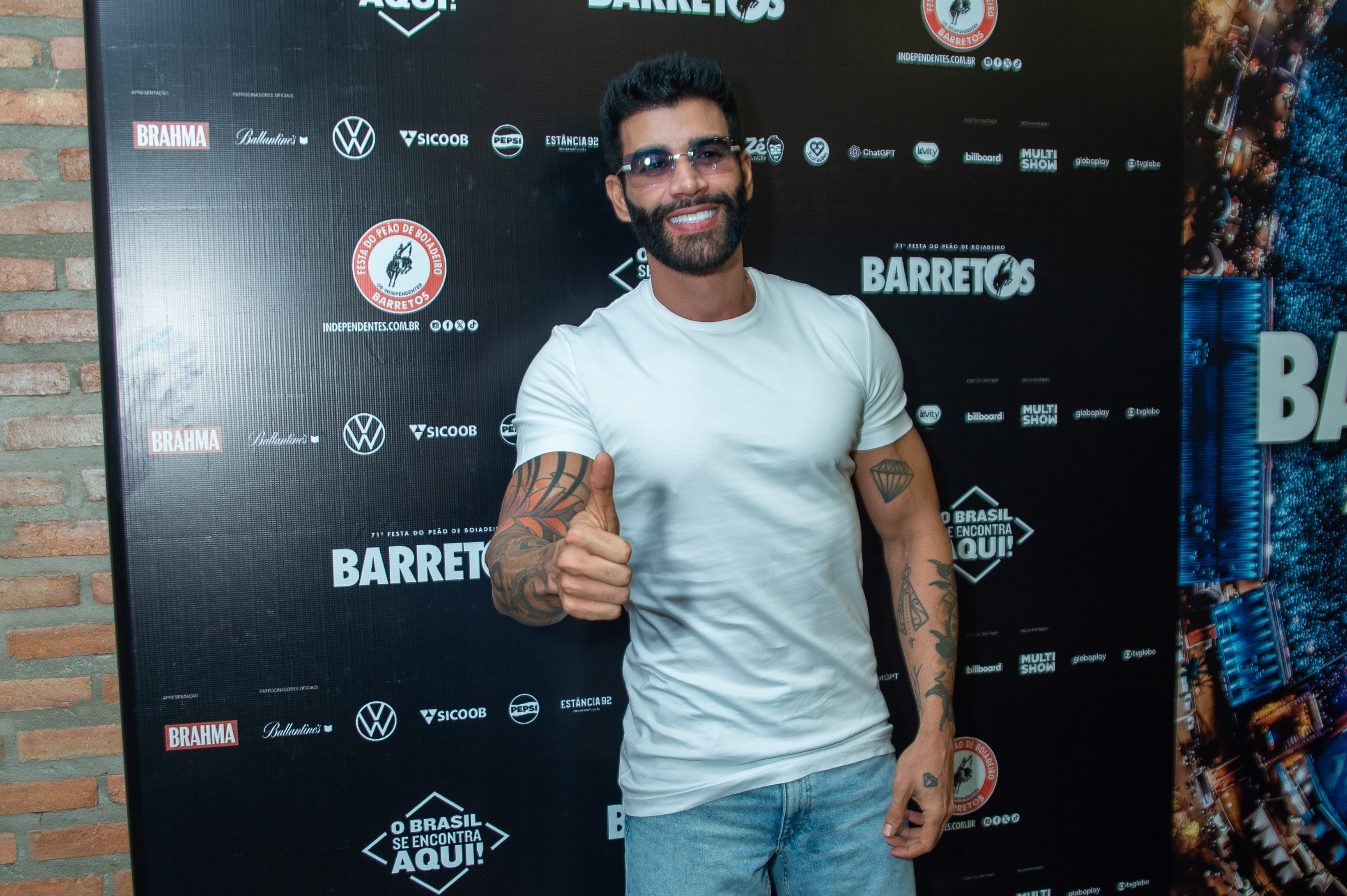 Gusttavo Lima em show no palco