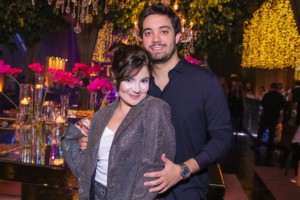Gkay e Marco T&uacute;lio no anivers&aacute;rio de Simone Mendes &mdash; Foto: Thiago Duran/BrazilNews 