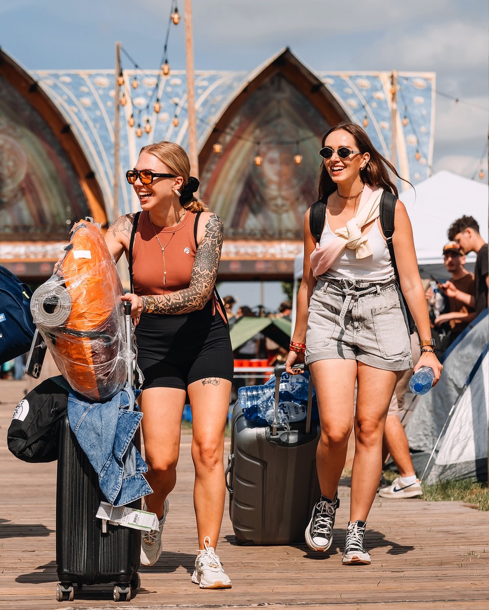 Após incêndio em palco, Tomorrowland abre as portas para público