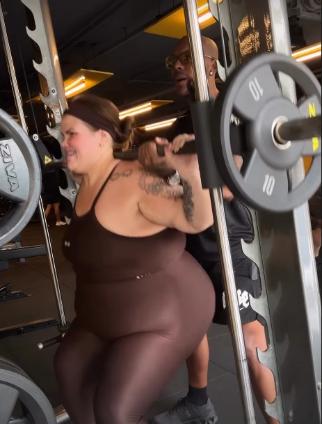 Thais Carla mostra rotina de exercício em pleno domingo: 'Ser gostosa e saudável não é fácil'