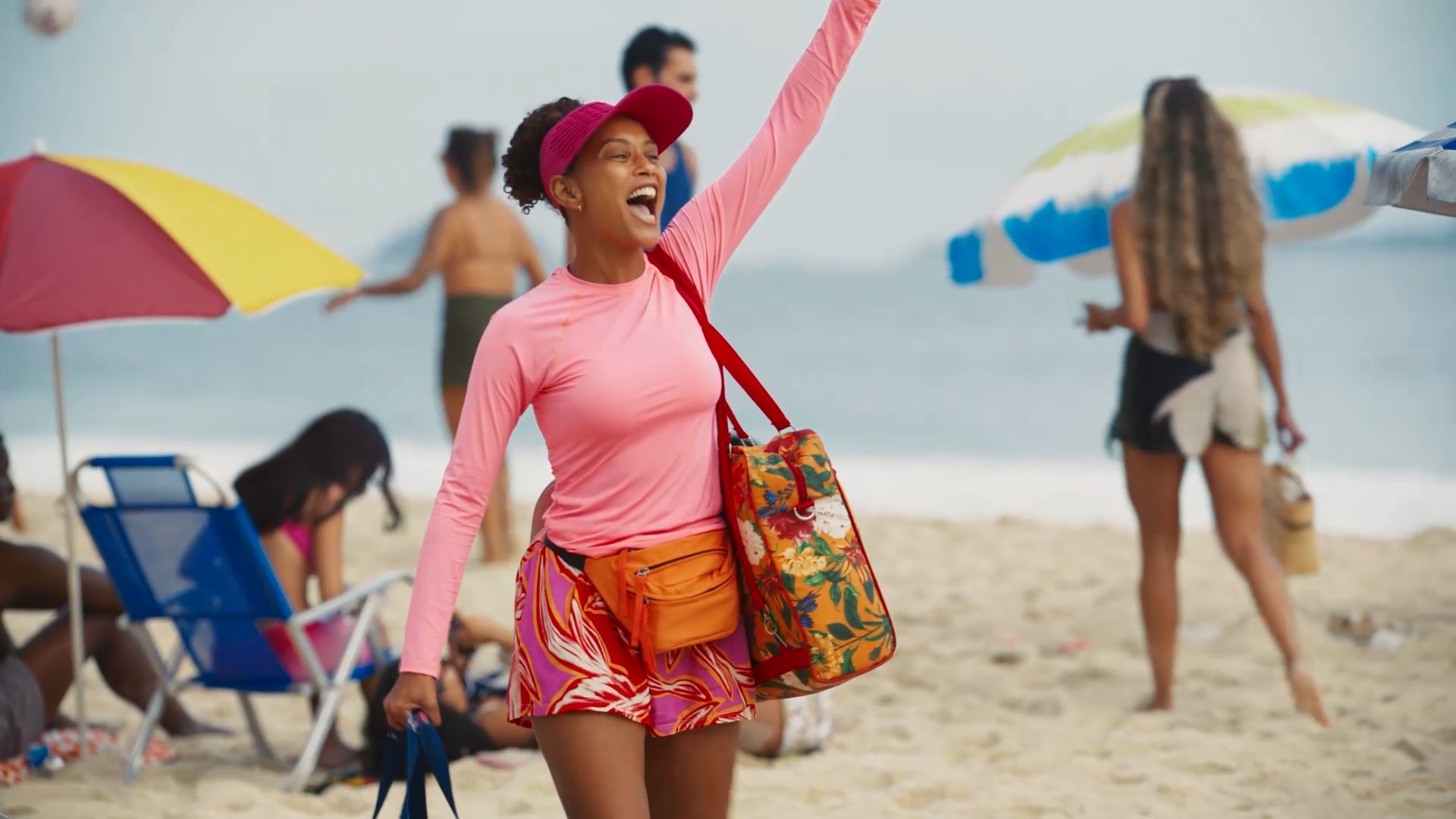 Em Vale Tudo, após estalo, Raquel arranja um meio de ganhar dinheiro: ‘Sanduíche para vender na praia’