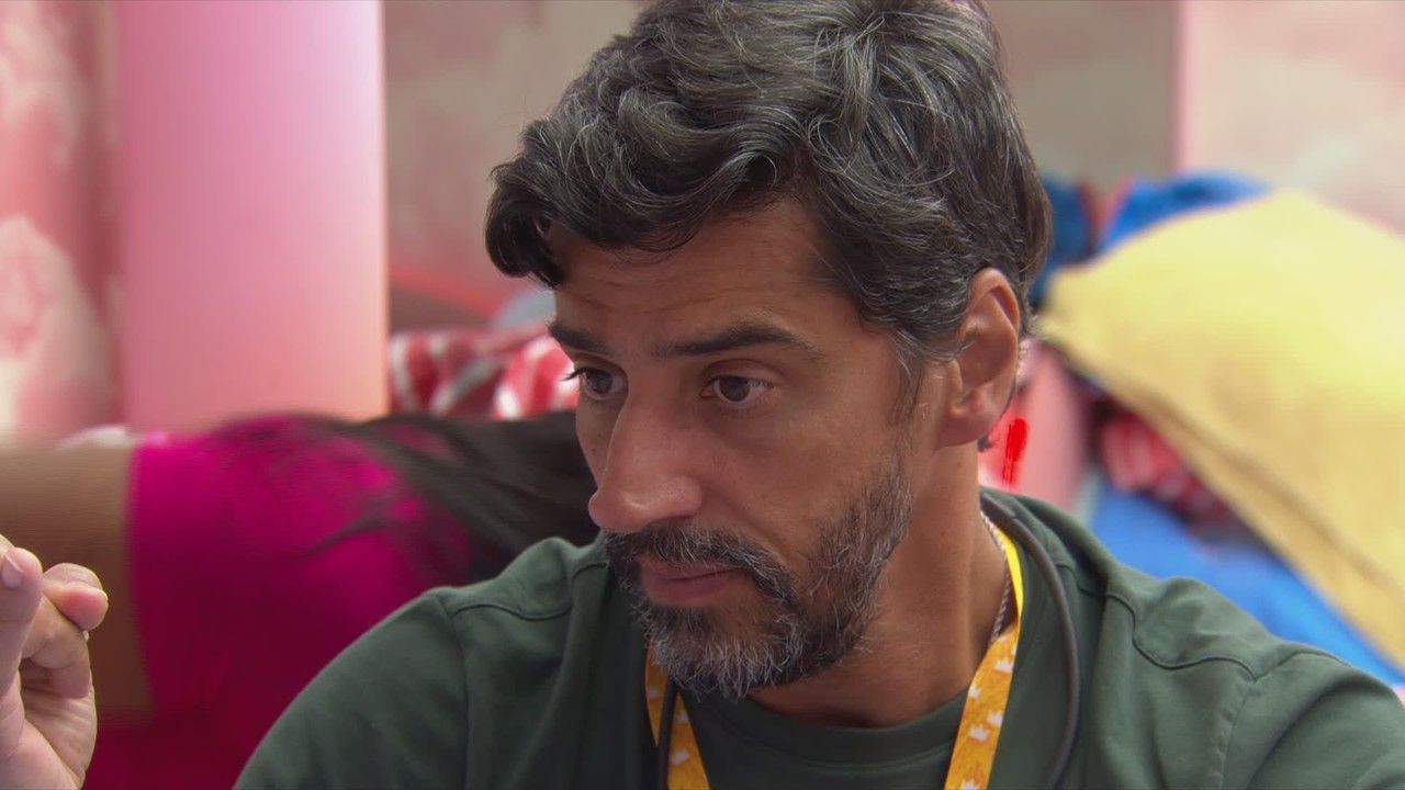 Alberto Cowboy questiona Gabriela sobre VIP: 'Você fez pior comigo ou Jonas fez pior com você?'