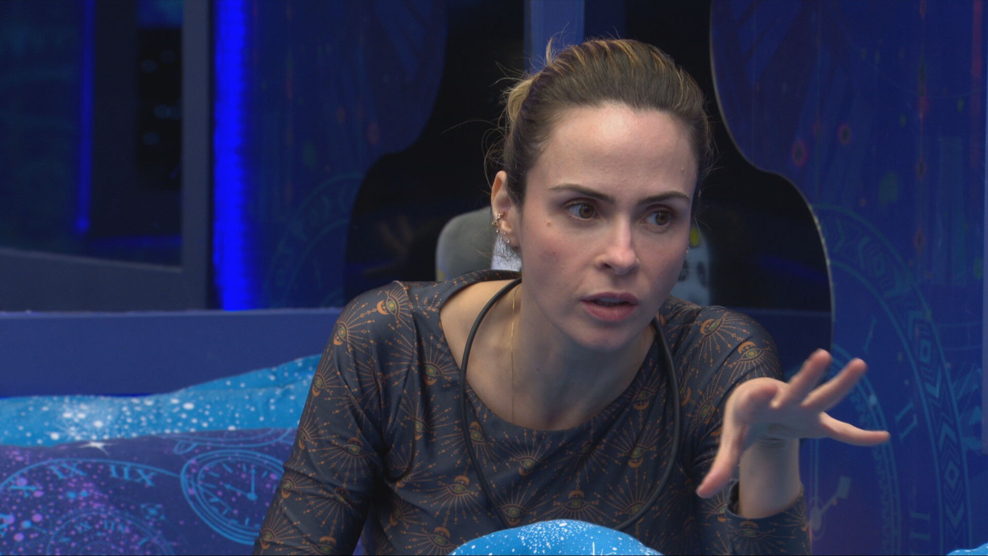 Ana Paula Renault monta 'ordem de voto', e diz para brother: 'O resto vai com a sua intuição'