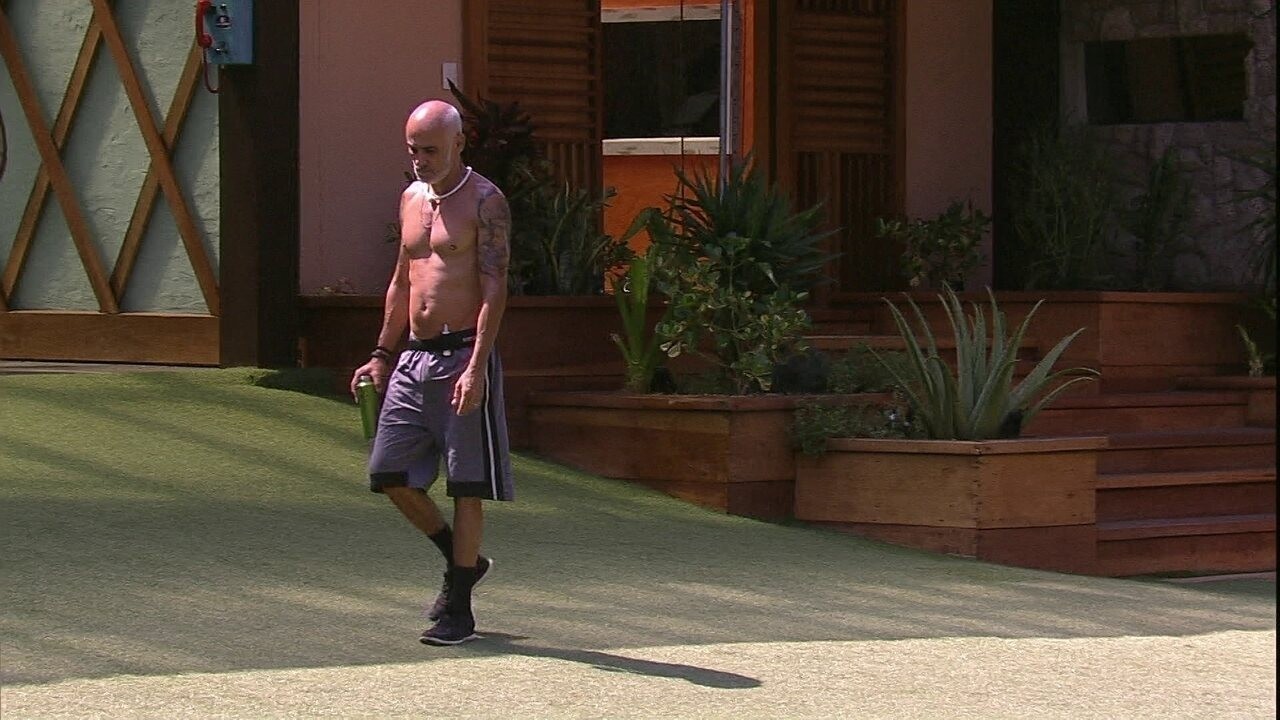 Ayrton canta: 'Ninguém vai me ouvir se eu chorar' | Gshow