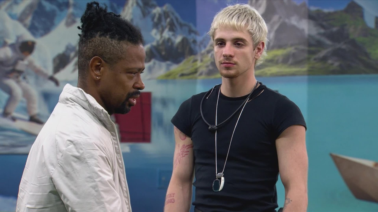 Leandro Boneco chora e desabafa com Juliano Floss: 'Paredão é uma coisa que dói muito'