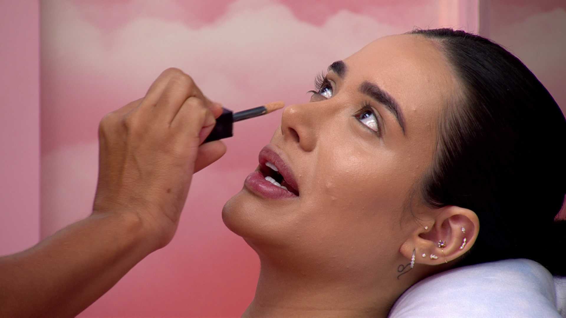 Após selinho em Jordana, Gabriela elogia sister no BBB 26: 'É muito gostosa a boca dela'