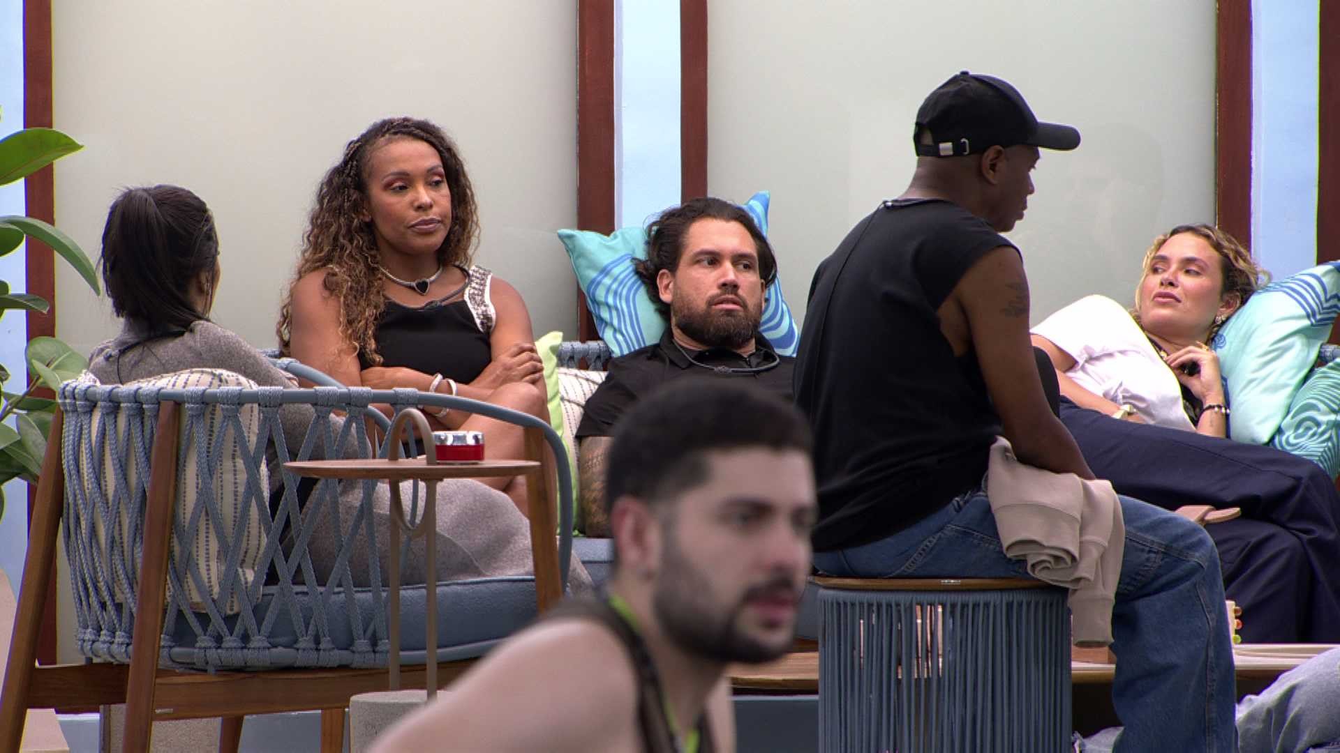 Sol Vega explica origem de nome artístico, e brothers reagem: 'Que lindo'