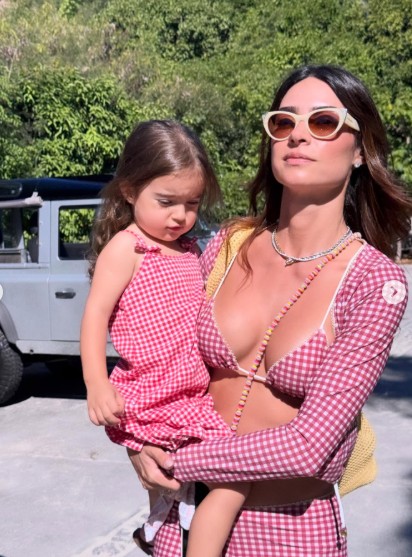 Renato Góes abre álbum de família de férias no Caribe