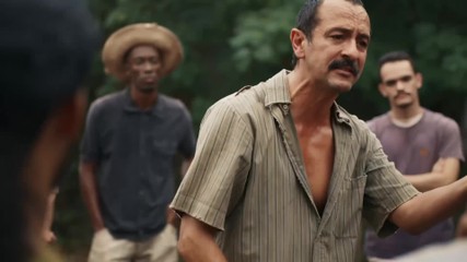 Tião convence os trabalhadores a aceitar a proposta de Sandra e João