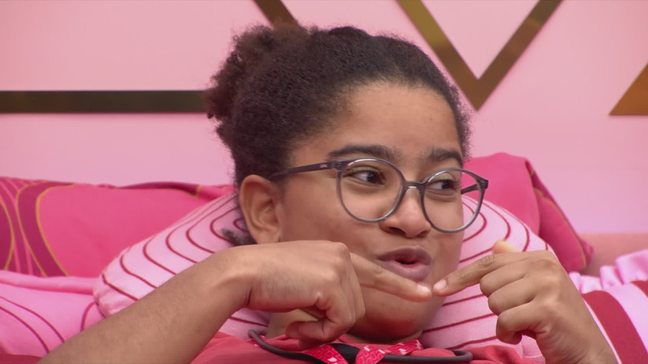Milena revela que pretende dormir na cama ao lado de Solange Couto no BBB 26: 'Vou ser a sombra dela'