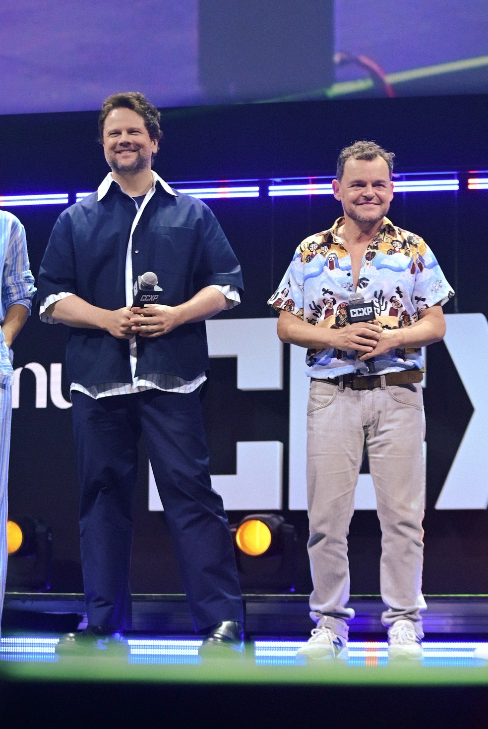 Selton Mello e Matheus Nachtergaele no painel do 'Auto da Compadecida 2' na CCXP 2024 — Foto: AgNews