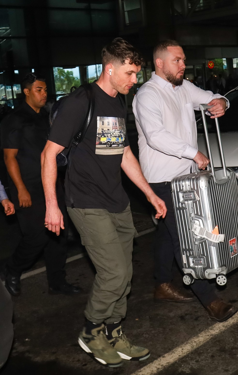 Ed Skrein chega em SP — Foto: Brazil News