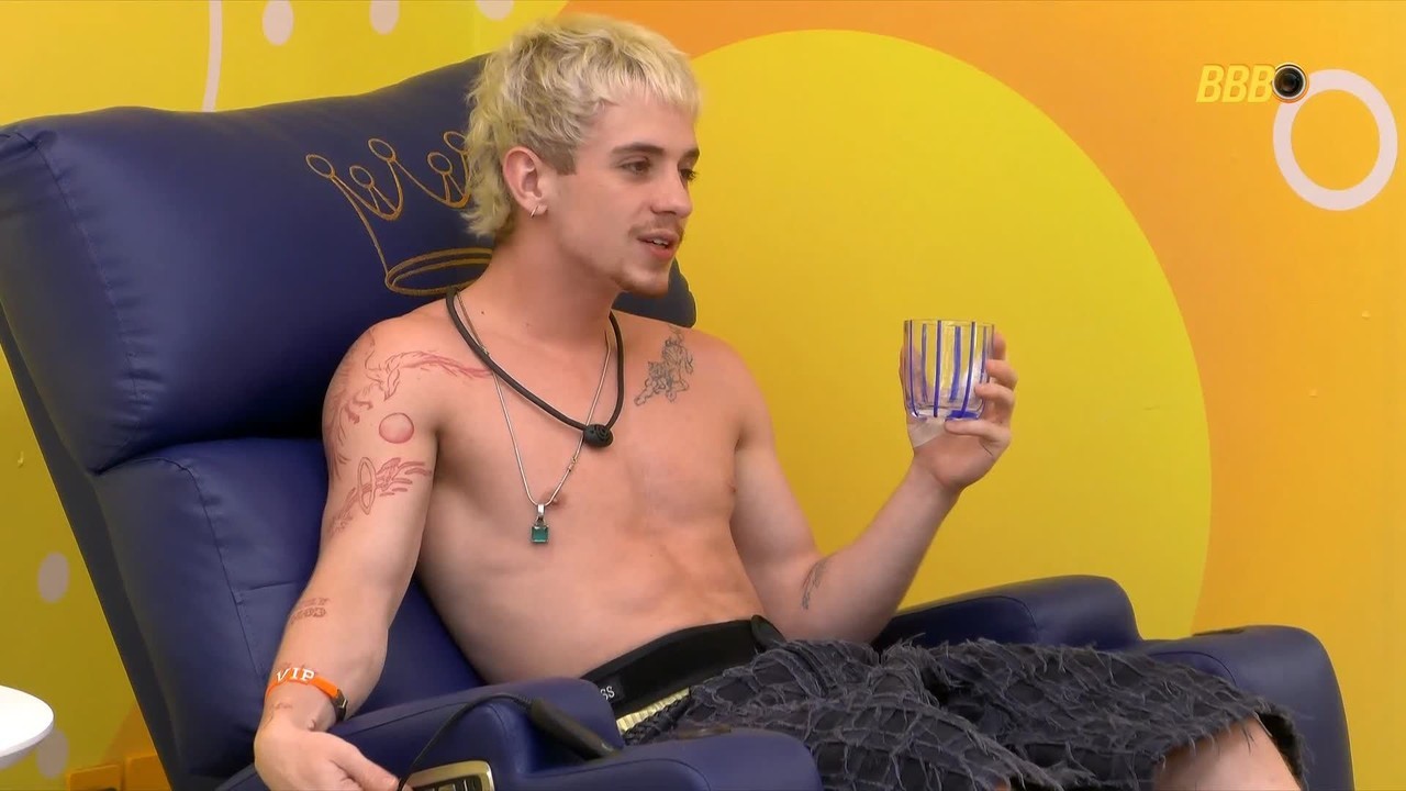 Juliano Floss revela 'shows particulares' de Marina Sena: 'Deusa da voz'