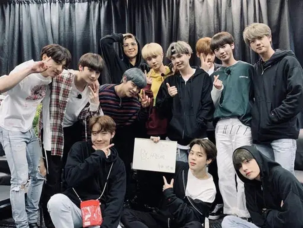 Tomorrow X Together, grupo K-Pop que lançou música com Anitta, tem