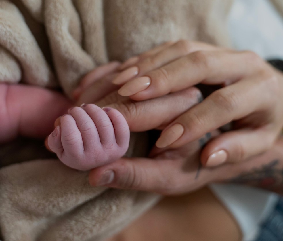 Jade Magalhães mostra detalhes do nascimento de sua filha com Luan Santana — Foto: Reprodução/Instagram