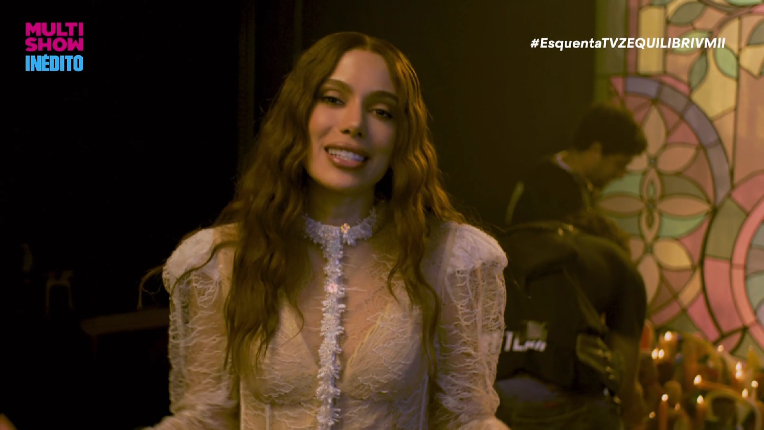 Após lançar 'EQUILIBRIVM II', Anitta brinca sobre gravações: 'Aqui a gente