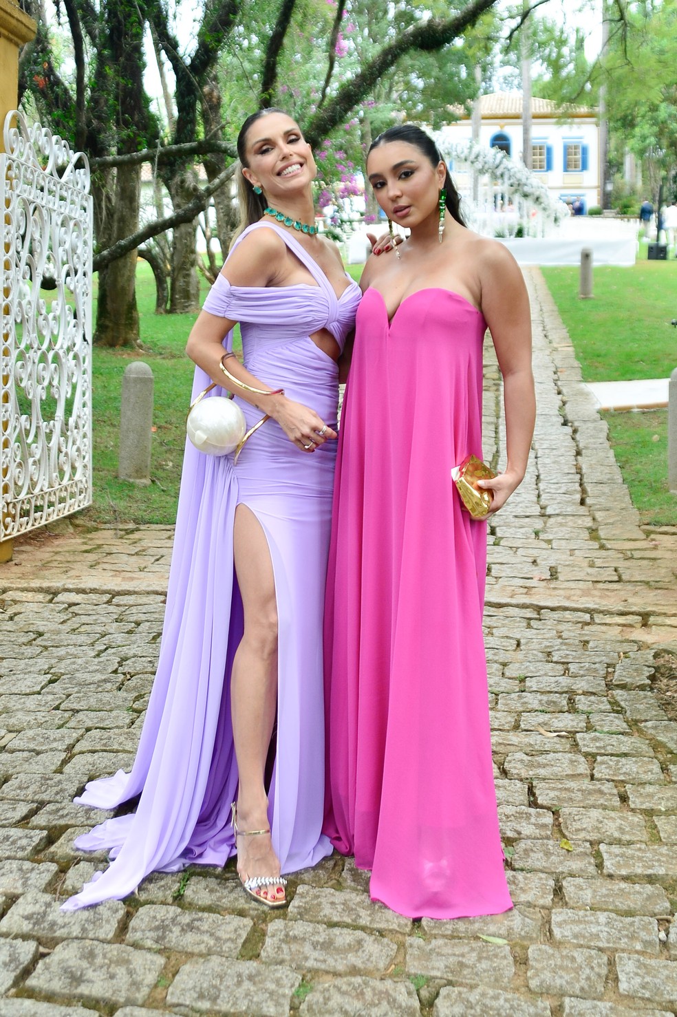 Flávia e Sabrina Viana — Foto: Brazil News