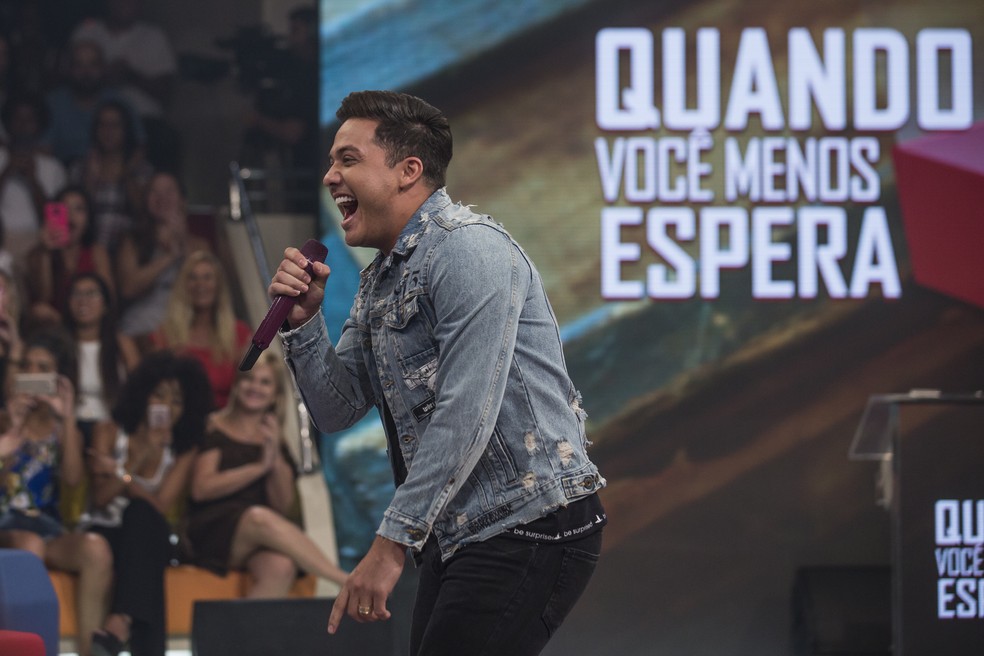 Anitta e Wesley Safadão cantam novo hit 'Romance com Safadeza' no