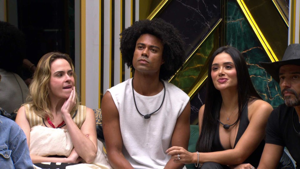 Jordana puxou Breno no Contragolpe — Foto: GLOBO