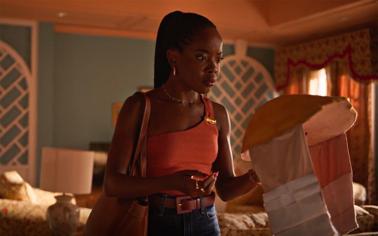 Dona de Mim: Leo descobre barriga falsa de Ellen, e mãe de Sofia vai parar na delegacia