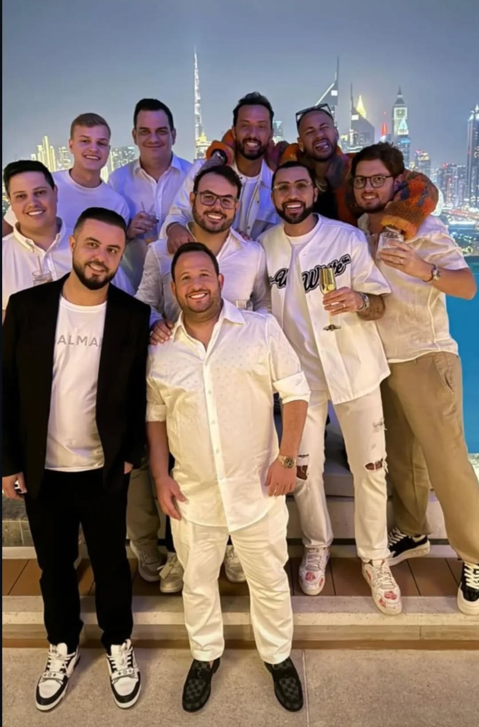 Neymar com amigos — Foto: Reprodução/Redes Sociais