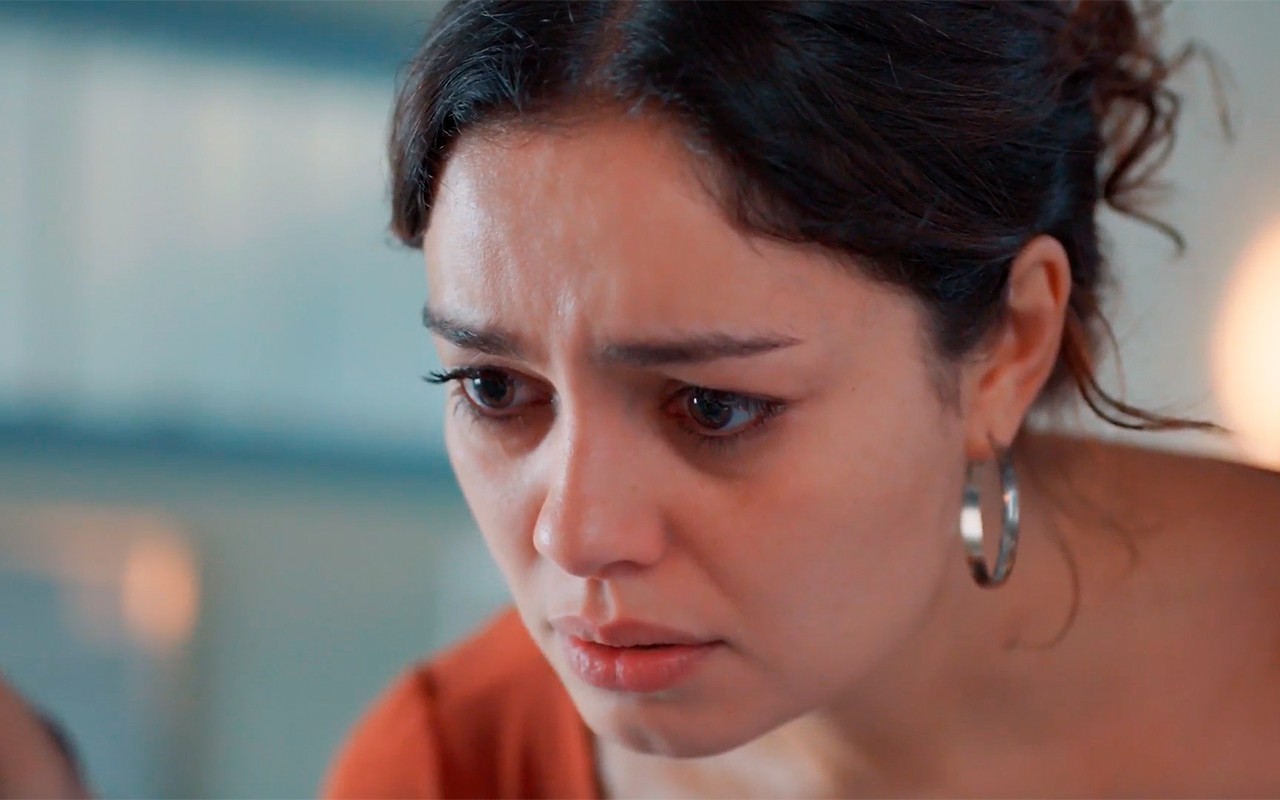 Em Três Graças, Gerluce encontra Joélly sozinha: 'Cadê a sua filha?'