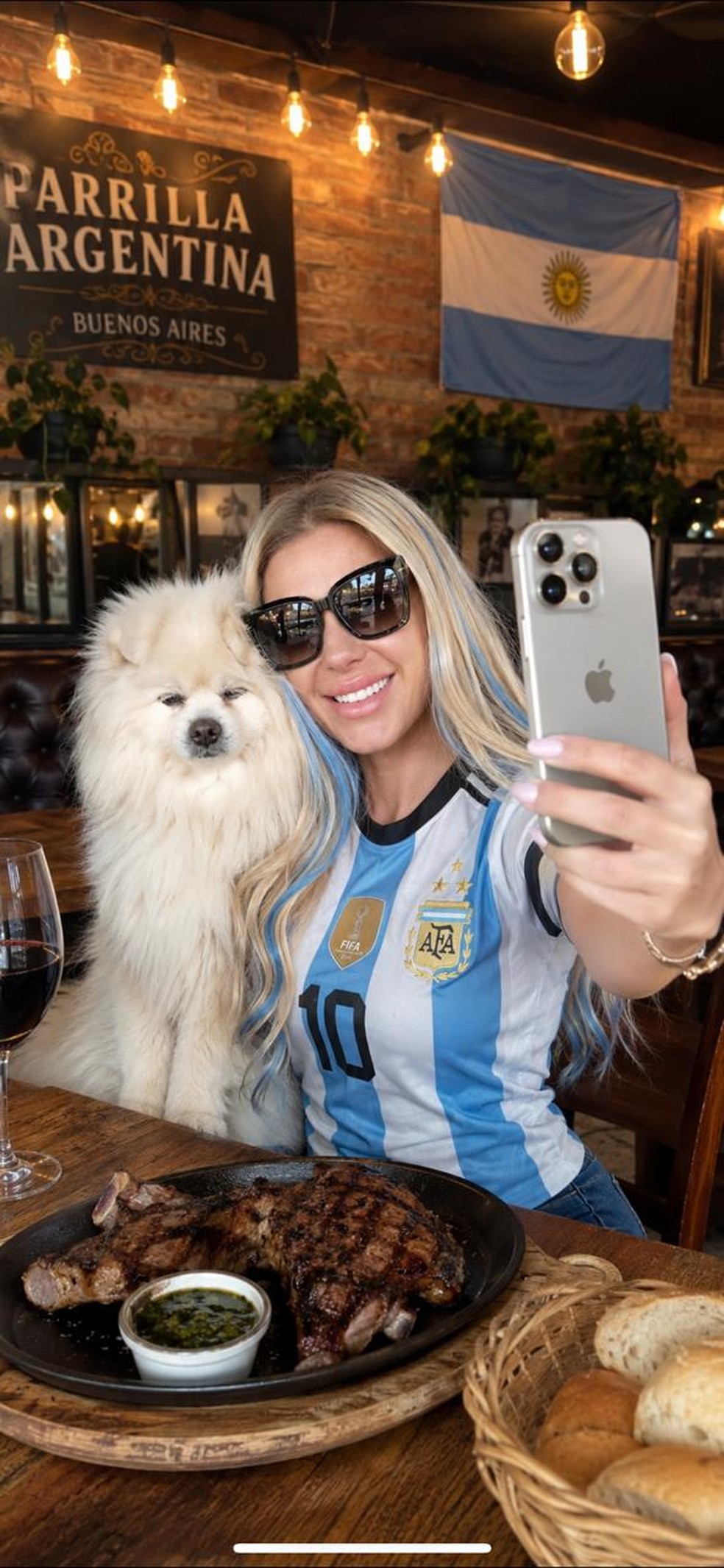 Ex-BBB Antonela Avellaneda conta que adotou cachorra para curar trauma — Foto: Arquivo Pessoal