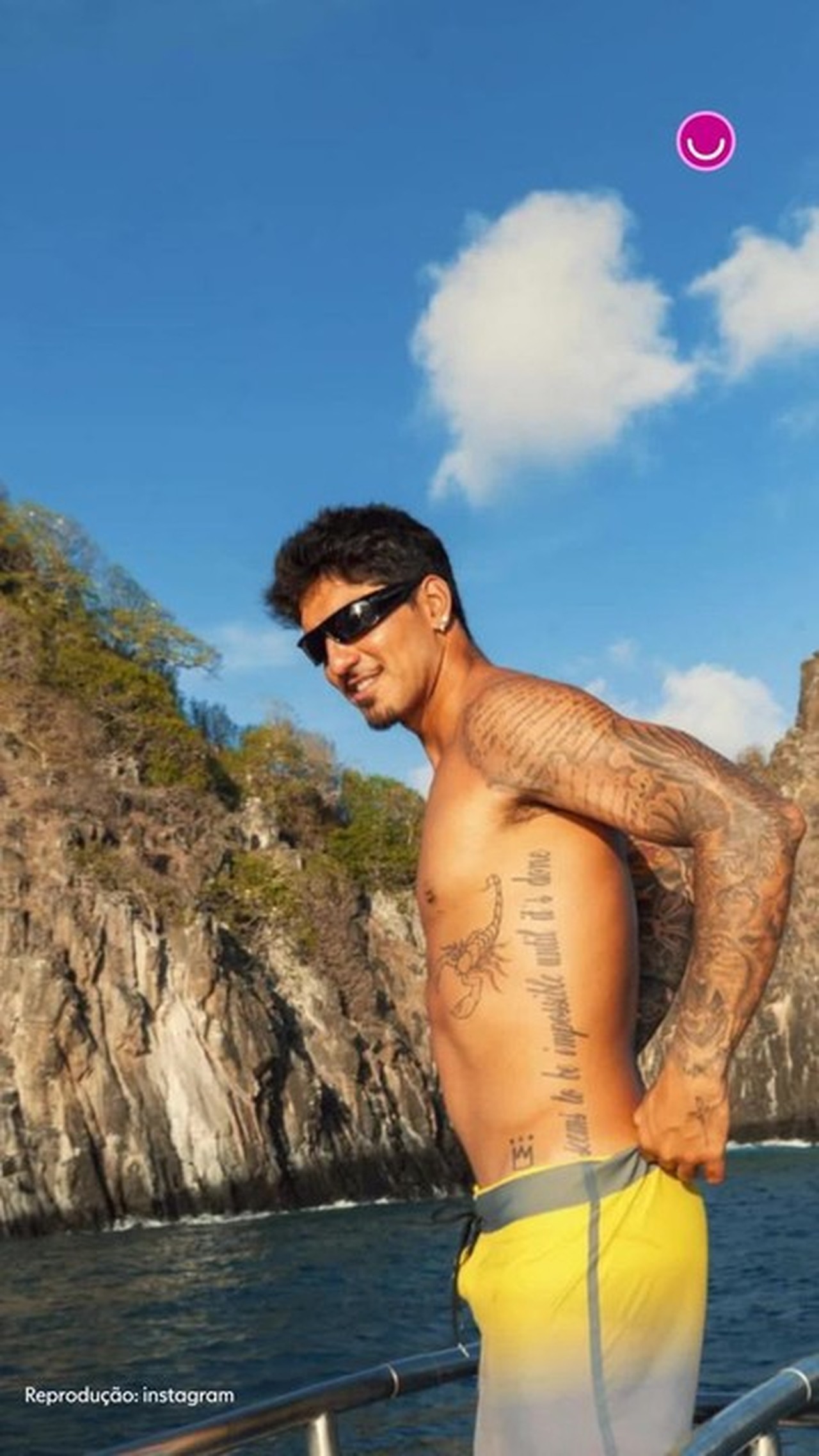 Gabriel Medina compartilha álbum de viagem com a namorada e se declara: 'Te amo!'