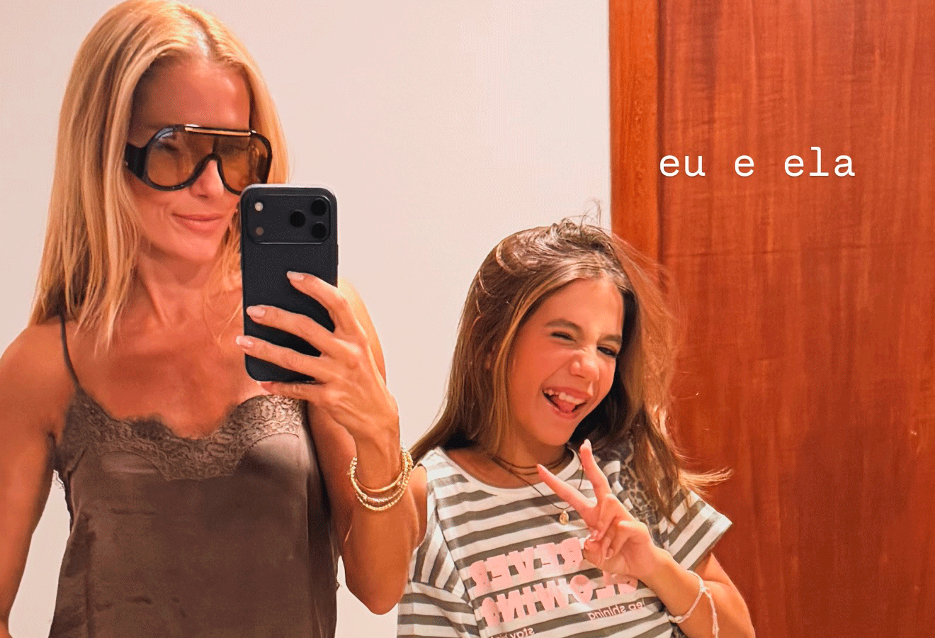 Sextou das meninas! Deborah Secco curte o dia com a filha Maria Flor: 'Eu e ela'