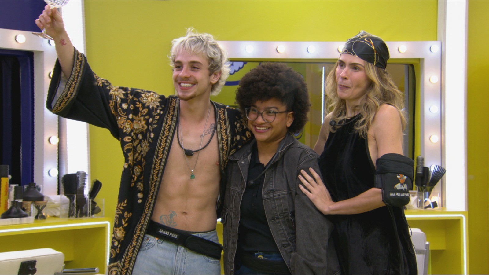 Finalistas do BBB 26 renovam o visual com dia de beleza antes da Final