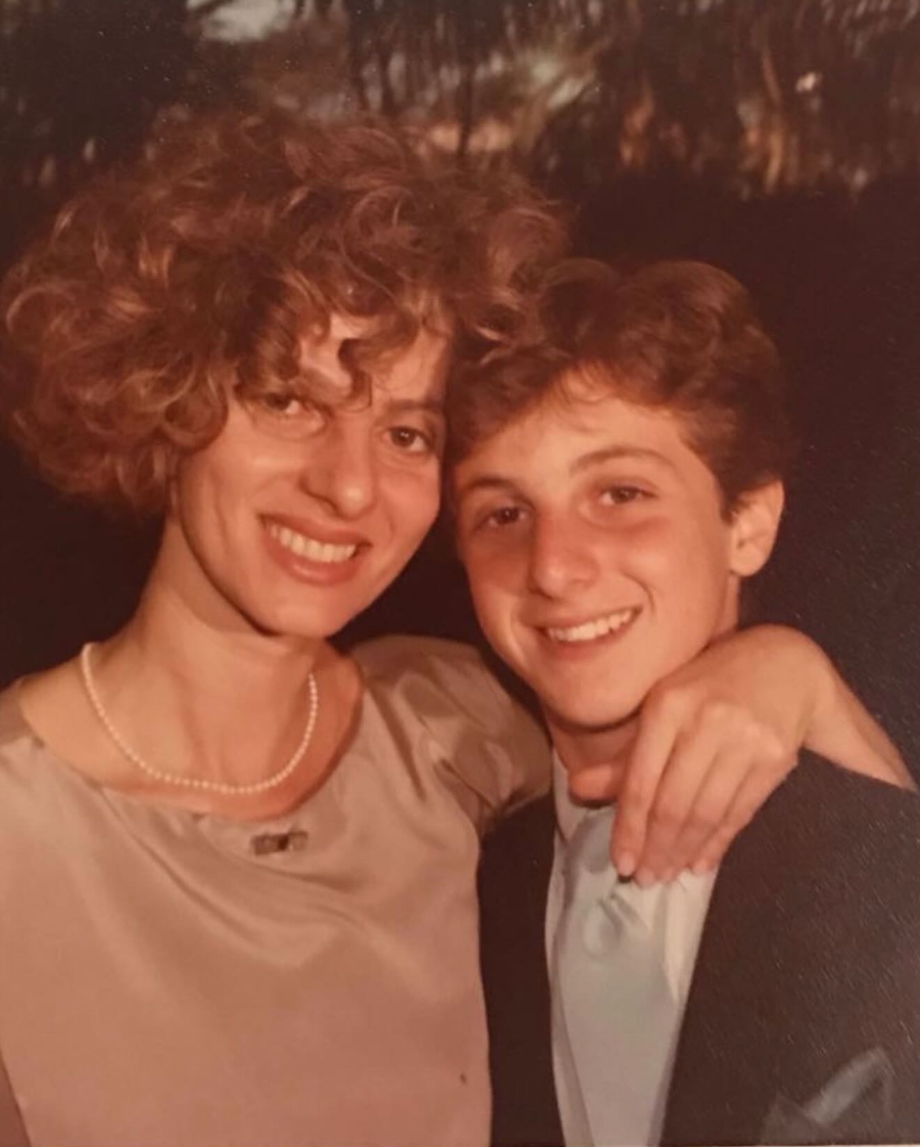 Luciano Huck abre álbum de fotos e homenageia a mãe, Marta: 'O prazer genuíno de estar junto'