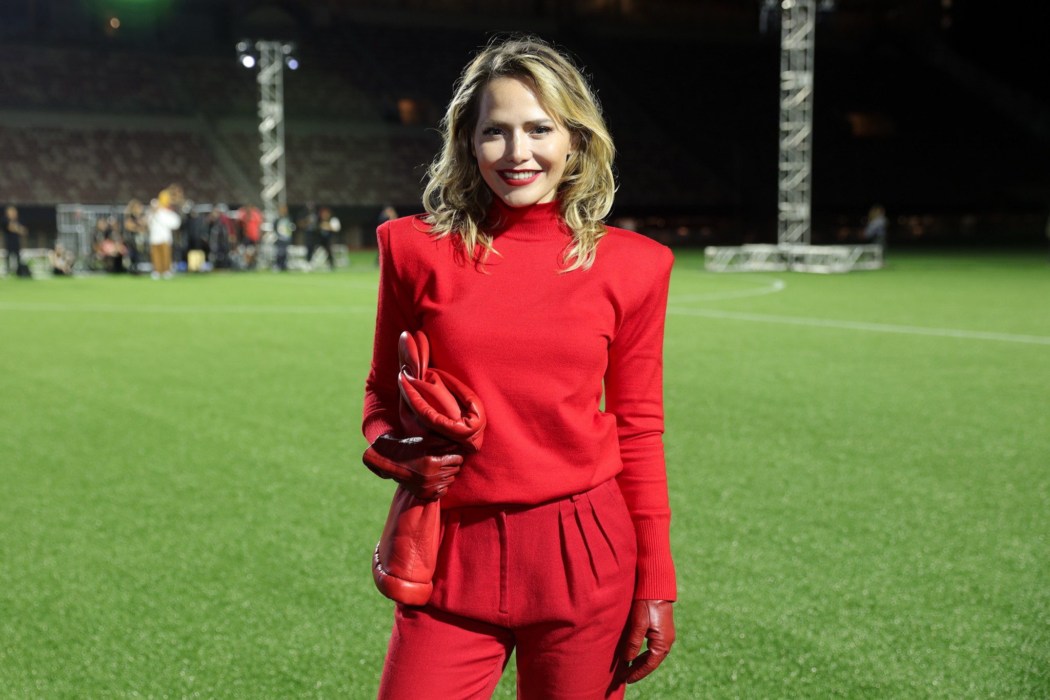 SPFW N59: desfile da PIET reúne famosos e atletas em desfile histórico no Pacaembu