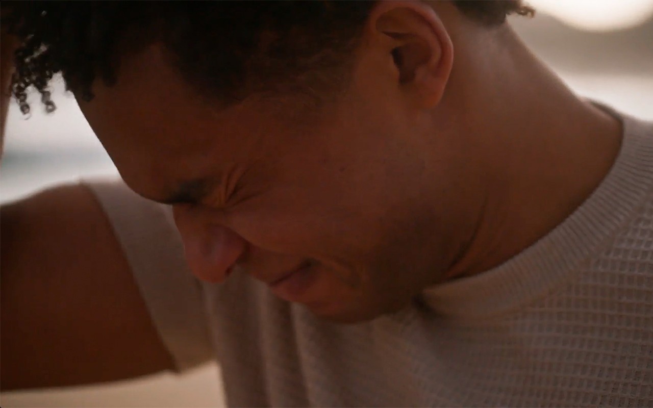 Dona de Mim: Samuel se envolve em briga e troca socos em bar