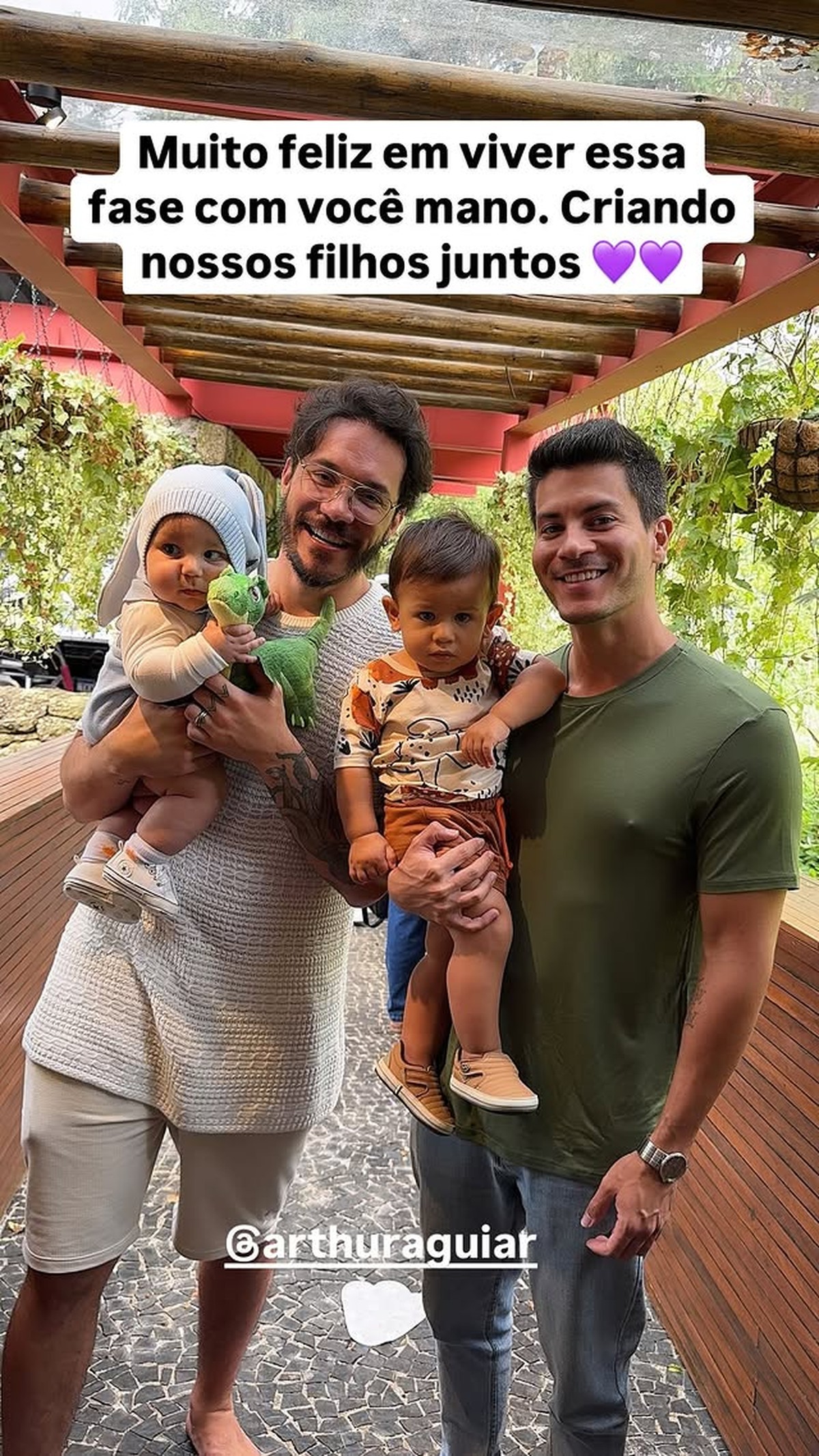 Eliezer mostra reencontro com Arthur Aguiar: 'Criando nossos filhos juntos'