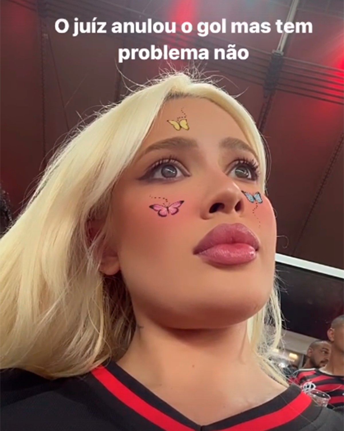 Karoline Lima acompanha jogo do namorado Léo Pereira no Maracanã | TV 