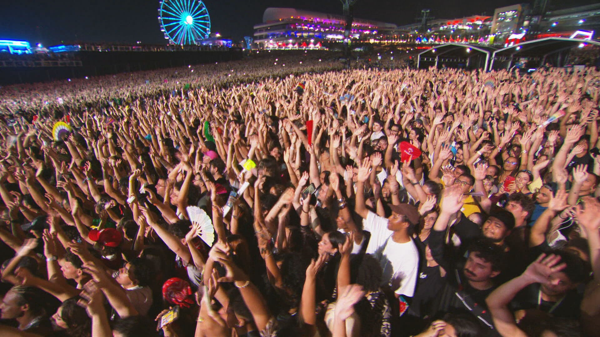 Maestro Tyler, the Creator incendeia Lolla e rege a plateia em show dançante: 'Tyler, gostoso'