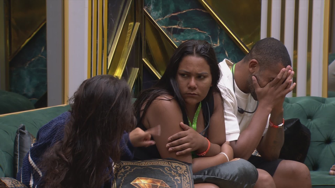 Gabriela pergunta para Chaiany sobre participante: 'Se apaixonou nele?'