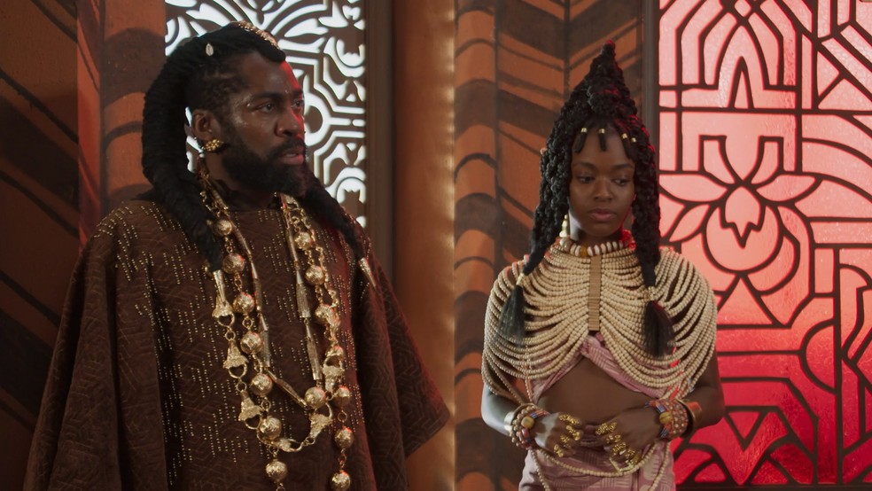 Jendal obriga Dumi a jogar amigo em poço com serpentes — Foto: Reprodução/TV Globo