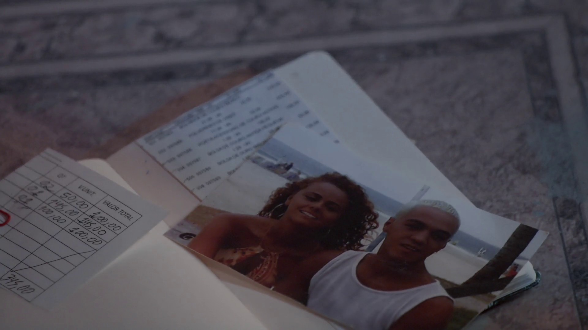 Foto antiga de Belo e Vivi Araujo aparece em Três Graças e comove web; reveja a cena