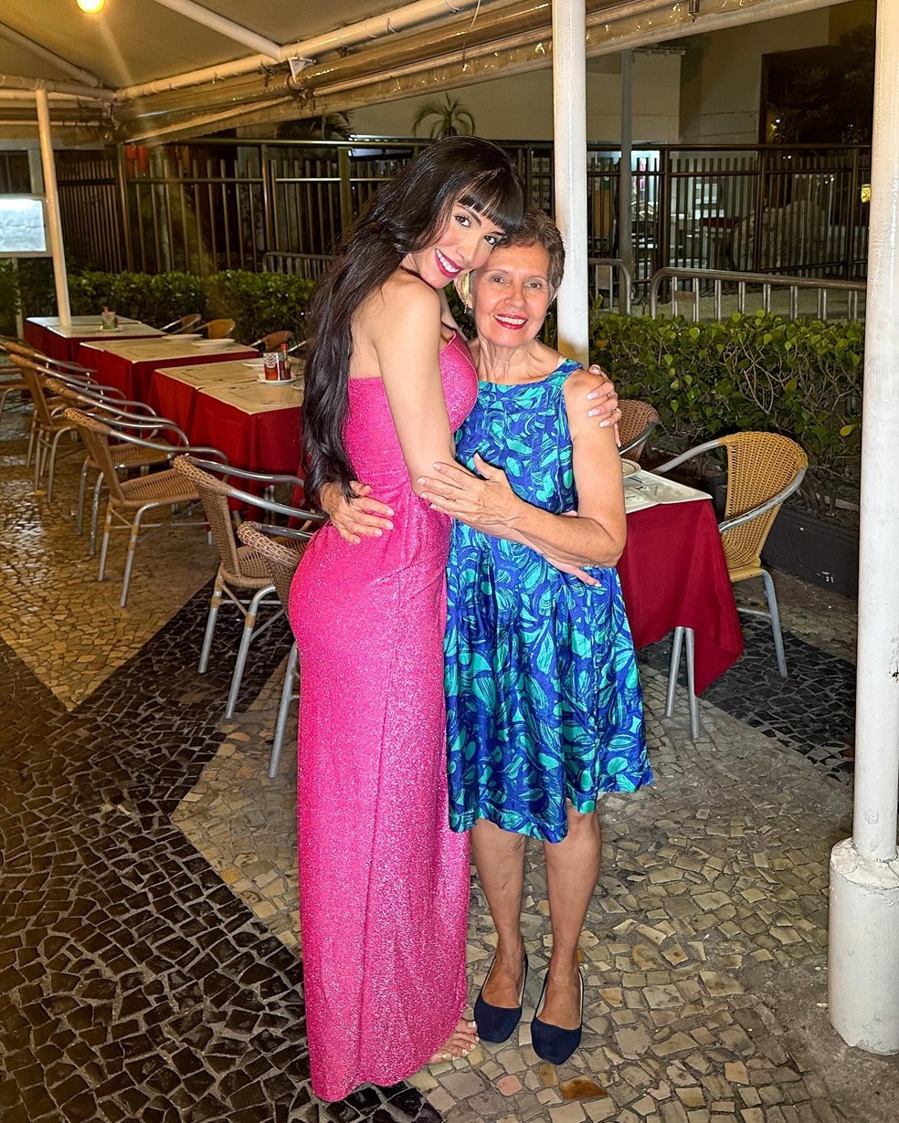 Isadora Cruz com a mãe, Valnea, sua grande apoiadora — Foto: Reprodução Instagram